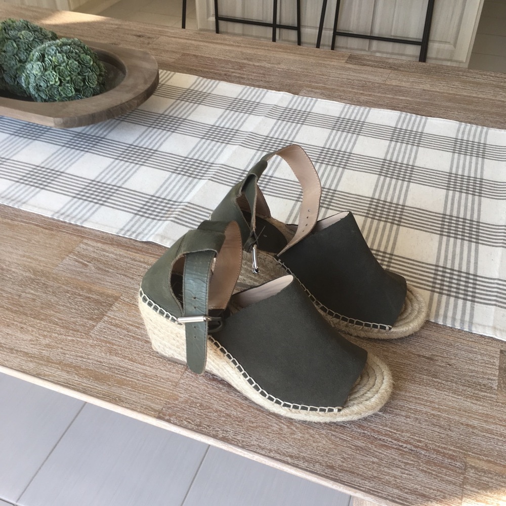 Woman’s wedges